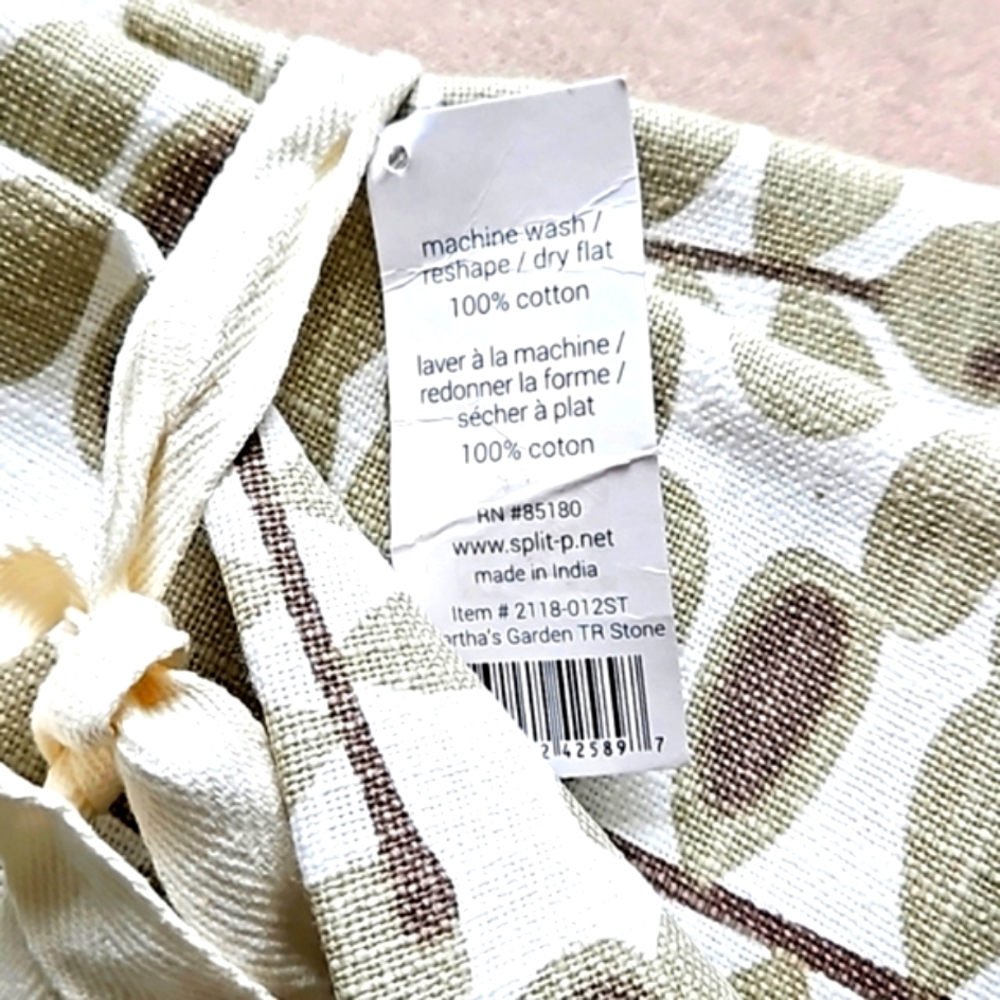 NWT-Martha's Garden Table Runner 15" x 72" - Picture 5 of 6